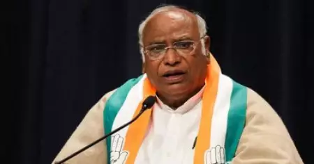 മണ്ഡല പുനര്‍നിര്‍ണയം: പ്രത്യേക പാര്‍ലമെന്റ് സമ്മേളന നീക്കത്തില്‍ മോദിക്ക് കത്തയച്ച് ഖാര്‍ഗെ