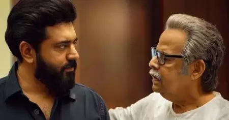 നാട്ടിലെ ബാറുകളെല്ലാം അടച്ചുപൂട്ടിയിട്ട് മകന്റെയൊപ്പം മദ്യപിക്കുന്ന കേരള മുഖ്യമന്ത്രി, കുറച്ചെങ്കിലും ലോജിക്ക് വേണ്ടേ ഉണ്ണികൃഷ്ണാ എന്ന് സോഷ്യല്‍ മീഡിയ