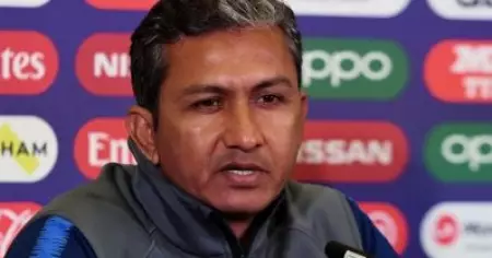 അവൻ പവർ പ്ലേയിൽ തന്നെ എതിരാളികളെ പിന്നിലാക്കാൻ കെൽപ്പുള്ളവൻ: ബാംഗർ