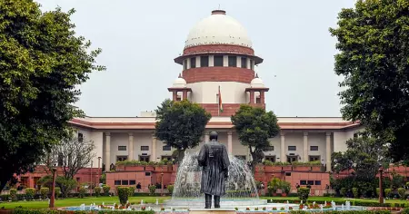 ടെട്രാ പാക്കുകളിലും സാഷേകളിലും മദ്യം വിൽപ്പന; ഹരജിയിൽ കേന്ദ്രത്തിനോട് വിശദീകരണം തേടി സുപ്രീം കോടതി