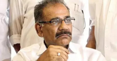 വയസ്സാന്‍ കാലത്ത് മാറി നിന്നില്ല, ഉറച്ച മണ്ഡലം യു.ഡി.എഫിന് സമ്മാനിച്ചതിന് നന്ദിയുണ്ടേ; എ.കെ. ശശീന്ദ്രനെതിരെ ഇടത് അനുകൂലികള്‍