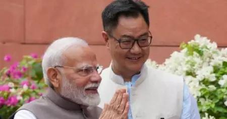 ഇതാണ് ഉത്തരവാദിത്തമുള്ള ഭരണം; എല്ലായിടത്തും കൂടി, എന്നാല്‍ ഇവിടെ അത്രയ്‌ക്കൊന്നുമില്ലല്ലോ; ഇന്ധനവിലവര്‍ധനവിനെ ന്യായീകരിച്ച് റിജിജു