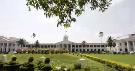 നാഥനില്ലാതെ കേരളം: പത്തു ദിവസമായി ഭരണസ്തംഭനം, പ്രധാന ഫയലുകള്‍ കെട്ടിക്കിടക്കുന്നു