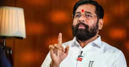 മഹാരാഷ്ട്ര എസ്.ഐ.ആര്‍; വ്യാജന്മാരോ ബംഗ്ലാദേശികളോ പട്ടികയില്‍ ഇടം  നേടുന്നില്ലെന്ന് ഉറപ്പാക്കണം: പാര്‍ട്ടി പ്രവര്‍ത്തകര്‍ക്ക് നിര്‍ദേശം നല്‍കി ഷിന്‍ഡെ