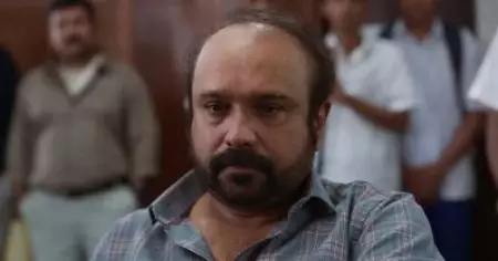 മകന്‍ പെണ്ണിനെയും കൊണ്ട് വീട്ടിലേക്ക് വന്നാല്‍ കുഴപ്പമില്ല, മകള്‍ സിനിമക്ക് പോയാലാണ് കുഴപ്പം, വാഴ 2ലെ സീനുകള്‍ക്ക് വിമര്‍ശനം