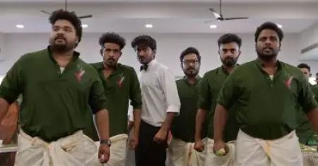ഇങ്ങനെയൊരു സീന്‍ ഇല്ലായിരുന്നെങ്കില്‍ തിയേറ്ററില്‍ നിന്ന് കരഞ്ഞോണ്ട് ഇറങ്ങിയേനെ, ഒ.ടി.ടി റിലീസിലും ചര്‍ച്ചയായി പഴയ വാഴകളുടെ തിയേറ്റര്‍ കത്തിക്കല്‍