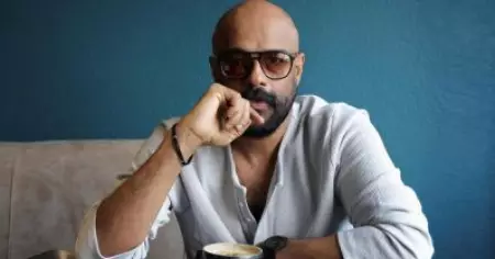 അന്ന് കിട്ടിയ ഒരുപാട് അവസരങ്ങൾ വേണ്ടെന്ന് വെച്ചാണ്  ഞാൻ എന്റെ സിനിമക്ക് വേണ്ടി നിന്നത്: മുരളി ഗോപി