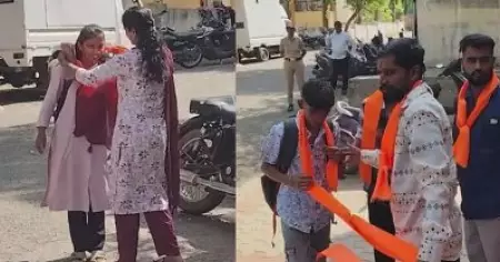 കര്‍ണാടകയില്‍ ഹിജാബ് നിരോധനം പിന്‍വലിച്ച സര്‍ക്കാര്‍ നടപടിക്കെതിരെ പ്രതിഷേധം; വിദ്യാര്‍ത്ഥികള്‍ക്ക് കാവി ഷാള്‍ വിതരണം ചെയ്ത് ഹിന്ദുത്വര്‍