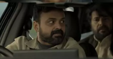 റെന്റിനെടുത്ത കാറും കൊണ്ട് ചേസിങ്ങിനിറങ്ങിയ മണ്ടന്‍.. പേട്രിയറ്റ് ഒ.ടി.ടി റിലീസിന് പിന്നാലെ കുഞ്ചാക്കോ ബോബന്റെ കഥാപാത്രത്തിന് ട്രോള്‍