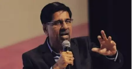 അവന്‍ ഭയത്തോടെയാണ് ബാറ്റ് ചെയ്യുന്നത്; സൂപ്പര്‍ താരത്തെ കുറിച്ച് ശ്രീകാന്ത്