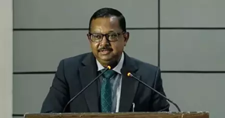 ഗംഗാനദിയില്‍ വെച്ച് ചിക്കന്‍ കഴിക്കുന്നത് നിരോധിക്കുന്ന ഒരു നിയമവുമില്ല: ജസ്റ്റിസ് ഉജ്ജ്വല്‍ ഭുയാന്‍