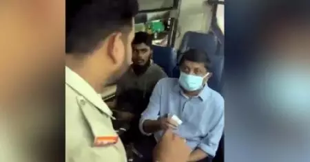 ചില്ലറയില്ലെങ്കില്‍ ഇറങ്ങിക്കോളൂ; മിന്നല്‍ പരിശോധനയ്‌ക്കെത്തിയ ഗതാഗത മന്ത്രിയെ ബസില്‍ നിന്ന് ഇറക്കിവിട്ടു: കര്‍ണാടകയില്‍ ബസ് ജീവനക്കാര്‍ക്ക് സസ്‌പെന്‍ഷന്‍