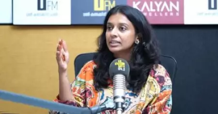 11 തവണ നടുപ്പേജ് കീറിയതുകൊണ്ടാണ് ആ പാട്ട് ശ്രദ്ധിക്കപ്പെട്ടത്; മുഹ്‌സിന്റെ വരികള്‍ കേട്ട് എന്താണ് എഴുതിവെച്ചതെന്ന് ചോദിക്കുന്നവരുണ്ട്: സിതാര കൃഷ്ണകുമാര്‍