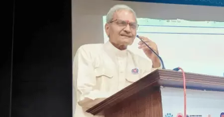 ശുദ്ധമായ പെട്രോള്‍ നിന്റെ അച്ഛന്റെ വീട്ടില്‍ നിന്ന് വരുമോ? കേന്ദ്രത്തിന്റെ എഥനോള്‍ നയത്തെ ന്യായീകരിച്ച് ബി.ജെ.പി എം.പി