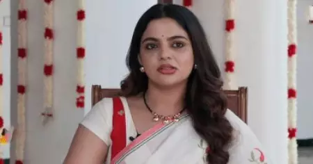 മൊബൈലുമായി മുഖത്തേക്ക് വന്ന് ചോദിക്കും, മിണ്ടാതിരുന്നാൽ അഹങ്കാരമെന്ന് പറയും; നിഖില വിമൽ