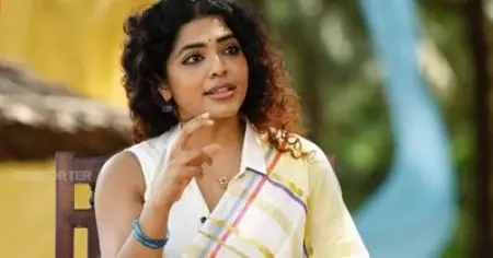 പുതിയ തലമുറയെ തെറ്റിദ്ധരിച്ചു, പ്രതികരിക്കാനുള്ള കൃത്യ സമയത്തിനായി കാത്തിരിക്കുകയായിരുന്നു അവർ: റീമ കല്ലിങ്കൽ