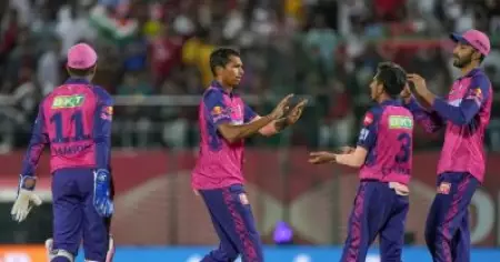 ഷമിക്കും ഭുവനേശ്വറിനും ഇന്ത്യന്‍ ടീമില്‍ അവസരം നല്‍കണം; തുറന്ന് പറഞ്ഞ് മുന്‍ രാജസ്ഥാന്‍ താരം