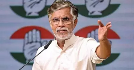 'പത്മഭൂഷണിൽ ഒതുക്കണ്ട, തെരഞ്ഞെടുപ്പ് കമ്മീഷണറെ പ്രധാനമന്ത്രിയാക്കൂ': പരിഹസിച്ച് കോൺഗ്രസ്