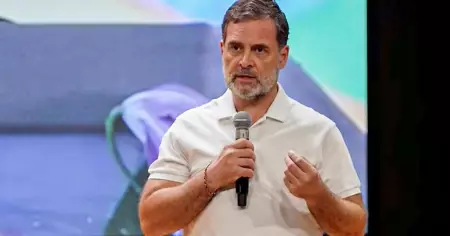 സമത്വത്തിന് എതിരാണ് മോദി; അംബേദ്കറുടെയും ഫൂലെയുടെയും രചനകളുള്ള സിലബസ് പരിശോധിക്കാനുള്ള നടപടിയില്‍ മോദിയെ വിമര്‍ശിച്ച് രാഹുല്‍