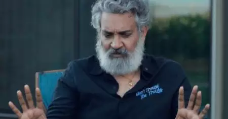 ആക്ഷനെല്ലാം പിന്നെയാണ് ഇമോഷനാണ് പ്രധാന്യം കൊടുക്കാറുള്ളത്, പക്ഷേ മലയാളത്തില്‍ ബാക്ക്ഗ്രൗണ്ട് ആക്ടേഴ്‌സ് പോലും അഭിനയിക്കുകയാണെന്ന് തോന്നില്ല: എസ്.എസ് രാജമൗലി