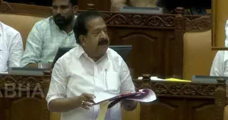 നെടുമ്പാശ്ശേരി അപകടത്തെ വര്‍ഗീയവല്‍ക്കരിക്കുന്നത് അപലപനീയം; പ്രതികള്‍ക്കെതിരെ കര്‍ശന നടപടി: രമേശ് ചെന്നിത്തല