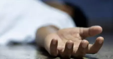 കാര്‍ പിന്നോട്ടെടുക്കുന്നതിനിടെ ദാരുണ അപകടങ്ങള്‍: കണ്ണൂരില്‍ പിഞ്ചുകുഞ്ഞും കോട്ടയത്ത് വീട്ടമ്മയും വണ്ടിയിടിച്ച് മരിച്ചു