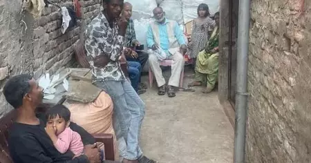 ദുര്‍ഗാ നിമജ്ജന യാത്രാക്കിടെ ഉച്ചത്തില്‍ ഡി.ജെ; ഉത്തര്‍പ്രദേശില്‍ രണ്ട് ദിവസം പ്രായമയ കുഞ്ഞ് മരിച്ചു