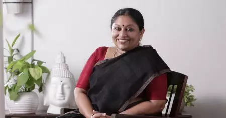 രണ്ടാം സ്വാതന്ത്ര്യസമരം ആരംഭിക്കേണ്ടിയിരുന്നത് 2016 നവംബര്‍ ഒമ്പതിനു രാവിലെയായിരുന്നു: കെ.ആര്‍. മീര