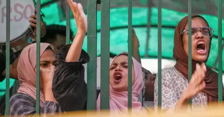 ​ജാമിയ മില്ലിയയിൽ നിരോധനാജ്ഞ: കവാടങ്ങൾ അടച്ചുപൂട്ടി; വിദ്യാർത്ഥി സമരം ശക്തം