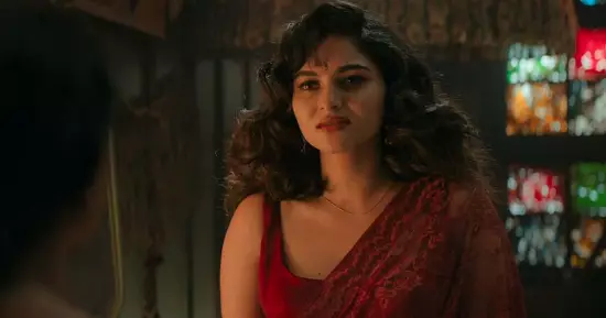 അച്ഛന്റെ കടം വീട്ടാന്‍ മറ്റാരും പോകാത്ത വഴിയിലൂടെ സഞ്ചരിക്കുന്ന പാരഡൈസിലെ നായിക, തെലുങ്ക് സംവിധായകര്‍ക്ക് ഇതൊക്കെ എങ്ങനെ സാധിക്കുന്നെന്ന് ട്രോളന്മാര്‍