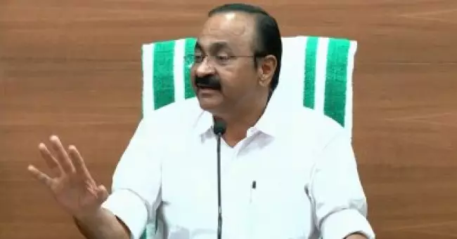 ജംബോ നിയമനവുമായി സംസ്ഥാന സര്‍ക്കാര്‍; പേഴ്‌സണല്‍ സ്റ്റാഫ് നിയമനത്തിലും റെക്കോഡ്: 31 പേരുമായി മുഖ്യമന്ത്രി മുന്നില്‍
