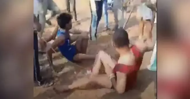 മധ്യപ്രദേശില്‍ പശുക്കടത്താരോപിച്ച് മുസ്‌ലിം യുവാക്കള്‍ക്ക് ബജ്‌റംഗദള്‍ ആക്രമണം: ജയ്‌ഗോമാതാ മുദ്രാവാക്യങ്ങള്‍ വിളിപ്പിച്ചു