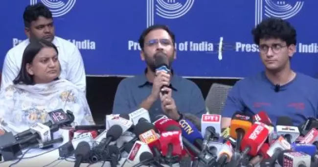 പോരാട്ടം ഇപ്പോള്‍ തുടങ്ങിയിട്ടേയുള്ളൂ; ഗ്യാനേഷിനെതിരെ മാത്രമല്ല മോദിക്കും അമിത്ഷായ്ക്കും എതിരെ കൂടെയാണ് പ്രതിഷേധം: സി.ജെ.പി