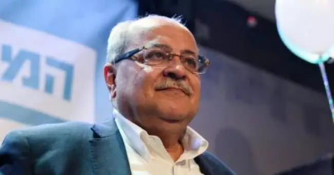 നെതന്യാഹുവിനെ പുറത്താക്കാന്‍ ഇത്തിരി ധൈര്യം കാണിക്കൂ: അറബ് പാര്‍ട്ടികളുടെ പിന്തുണയോടെ ന്യൂനപക്ഷ സര്‍ക്കാര്‍ രൂപീകരിക്കൂ: വെല്ലുവിളിച്ച് ഫലസ്തീന്‍ പാര്‍ലമെന്റ് അംഗം