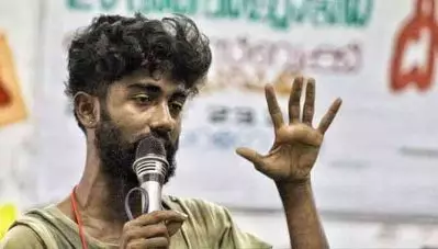 ആര്‍ത്തവവുമായി ബന്ധപ്പെട്ട ചിത്രം വരച്ചു; കാസര്‍ഗോഡ് നാടകപ്രവര്‍ത്തകനെതിരെ ആര്‍.എസ്.എസ് ആക്രമണം: കൊല്ലുമെന്ന് ഭീഷണി