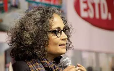 2024 ലോക്സഭാ തെരഞ്ഞെടുപ്പിൽ എനിക്ക് പ്രതീക്ഷയുണ്ട്: അരുന്ധതി റോയ്
