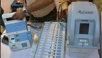 ഇ.വി.എം വീട്ടില്‍ കൊണ്ടുപോയി സൂക്ഷിച്ചു; മധ്യപ്രദേശില്‍ പോളിങ് ഉദ്യോഗസ്ഥന് സസ്‌പെന്‍ഷന്‍