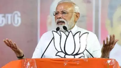 കോണ്‍ഗ്രസ് നുഴഞ്ഞുകയറ്റം പ്രോത്സാഹിപ്പിച്ചു; രാജ്യത്ത് മോദി സര്‍ക്കാരിന് അനുകൂലമായ തരംഗം അലയടിക്കുന്നുവെന്നും നരേന്ദ്രമോദി
