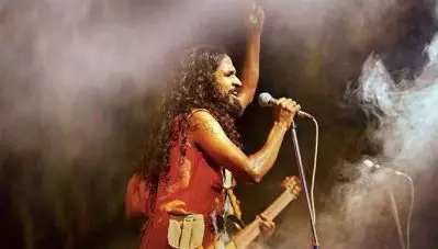 പഴയതെല്ലാം മറക്കണോ എന്തൊക്കെ മറക്കണം പറയന്ന്,,,, എന്തൊക്കെ മറക്കണം…: വൈറലായി ഊരാളി ബാന്റിന്റെ പുതിയ ഗാനം