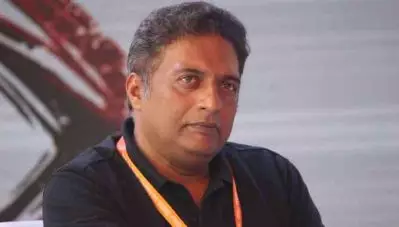 കോണ്‍ഗ്രസ് മതേതര പാര്‍ട്ടിയല്ല; മൂന്നാം മുന്നണിയാണ് അധികാരത്തില്‍ വരേണ്ടത്: പ്രകാശ് രാജ്