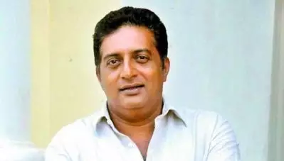 ശരിയായ സ്ഥാനാര്‍ത്ഥിയെ തെരഞ്ഞെടുക്കുമ്പോഴാണ് നമ്മള്‍ വിജയിക്കുന്നത്; വി.പി സാനുവിന് വോട്ടഭ്യര്‍ത്ഥിച്ച് പ്രകാശ് രാജ്
