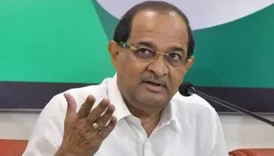 ബി.ജെ.പി സ്ഥാനാര്‍ത്ഥിയായ മകനു വേണ്ടി വോട്ട് അഭ്യര്‍ത്ഥിച്ച് കോണ്‍ഗ്രസ് നേതാവ്; താന്‍ ഇപ്പോഴും കോണ്‍ഗ്രസിനൊപ്പമെന്നും രാധാകൃഷ്ണ വിഖെ പട്ടീല്‍