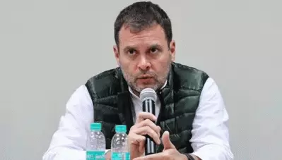 രാഹുല്‍ ഗാന്ധി ബ്രീട്ടിഷ് പൗരനെന്ന് പരാതി; നാമനിര്‍ദേ പത്രികയുടെ സൂക്ഷ്മ പരിശോധന നീട്ടി വെച്ചു