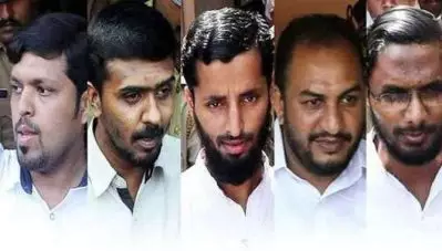 നിരോധിത സംഘടന മുമ്പ് പുറത്തിറക്കിയ പ്രസിദ്ധീകരണമോ ലഘുലേഖയോ കൈവശം വെക്കുന്നത് കുറ്റകരമല്ല; പാനായിക്കുളം കേസിലെ ഹൈക്കോടതിയുടെ നിരീക്ഷണം