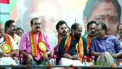 കുമ്മനത്തെ പിന്തുണച്ച് മോദിയുടെ പരിപാടിയില്‍ പങ്കെടുത്ത് മുന്‍ ഉന്നത വിദ്യാഭ്യാസ കൗണ്‍സില്‍ വൈസ് ചെയര്‍മാന്‍ ടി.പി ശ്രീനിവാസന്‍