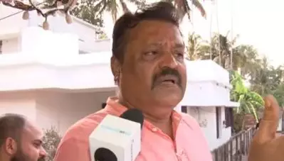 ‘പൊള്ളത്തരം വിളിച്ച് പറഞ്ഞ വര്‍ഗത്തിനുള്ള മറുപടി’; പതിനഞ്ച് ലക്ഷം അണ്ണാക്കില്‍ തള്ളിത്തരുമോയെന്ന പ്രസംഗത്തില്‍ വിശദീകരണവുമായി കുറിച്ച് സുരേഷ് ഗോപി