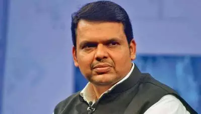 2014 ലെ തെരഞ്ഞെടുപ്പ് സത്യവാങ്മൂലത്തില്‍ ക്രിമിനല്‍ കേസുകള്‍ വെളിപ്പെടുത്തിയില്ല; ദേവേന്ദ്ര ഫഡ്നാവിസിന് മഹാരാഷ്ട്ര കോടതി സമന്‍സയച്ചു