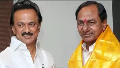 ഫെഡറല്‍ മുന്നണിയെക്കുറിച്ച് ചര്‍ച്ച ചെയ്യാനെത്തി ചന്ദ്രശേഖര റാവു; കോണ്‍ഗ്രസിനെ പിന്തുണക്കണമെന്ന് സ്റ്റാലിന്‍