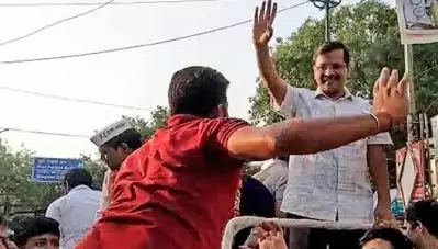 ആം ആദ്മിയെ വാഴ്ത്തി ശിവസേന; കെജ്‌രിവാളിന്റെ സുരക്ഷയില്‍ വിട്ടുവീഴ്ച്ചയുണ്ടാവരുത്