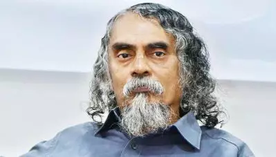 മുഖം മറയ്ക്കുന്ന വസ്ത്രം നിശിത വിമര്‍ശനം അര്‍ഹിക്കുന്നു എന്നാല്‍ വിദ്യാലയ പ്രവേശനം നിരോധിക്കുന്നത് നീതിയല്ല: കെ.ഇ.എന്‍ കുഞ്ഞഹമ്മദ്